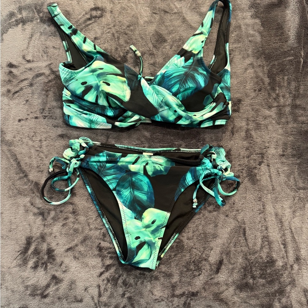 Cupshe Leaf Print Bikini - Black and Teal